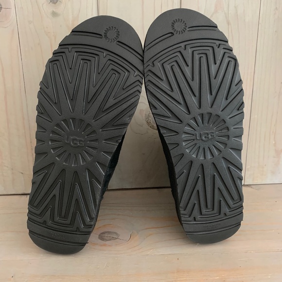 ugg neumel Chelsea black sude chukka boots new - Picture 7 of 9